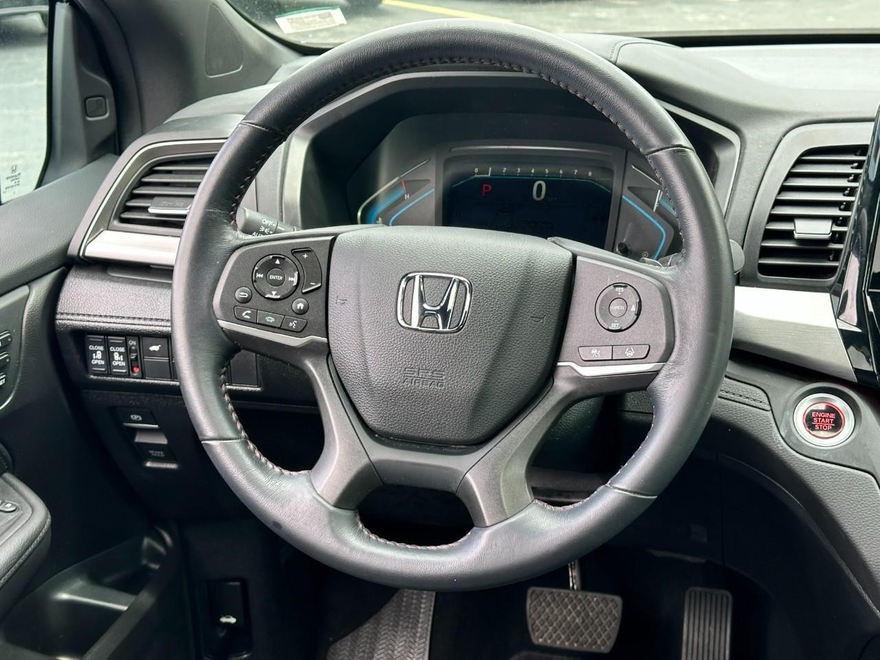 Honda Odyssey Vehicle Full-screen Gallery Image 15