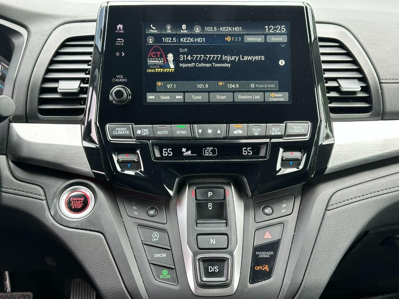 Honda Odyssey Vehicle Full-screen Gallery Image 16