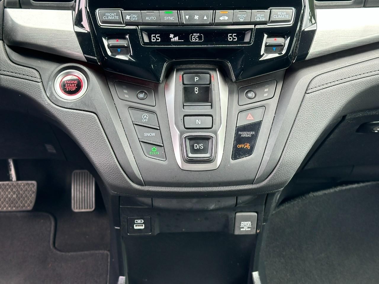 Honda Odyssey Vehicle Full-screen Gallery Image 17