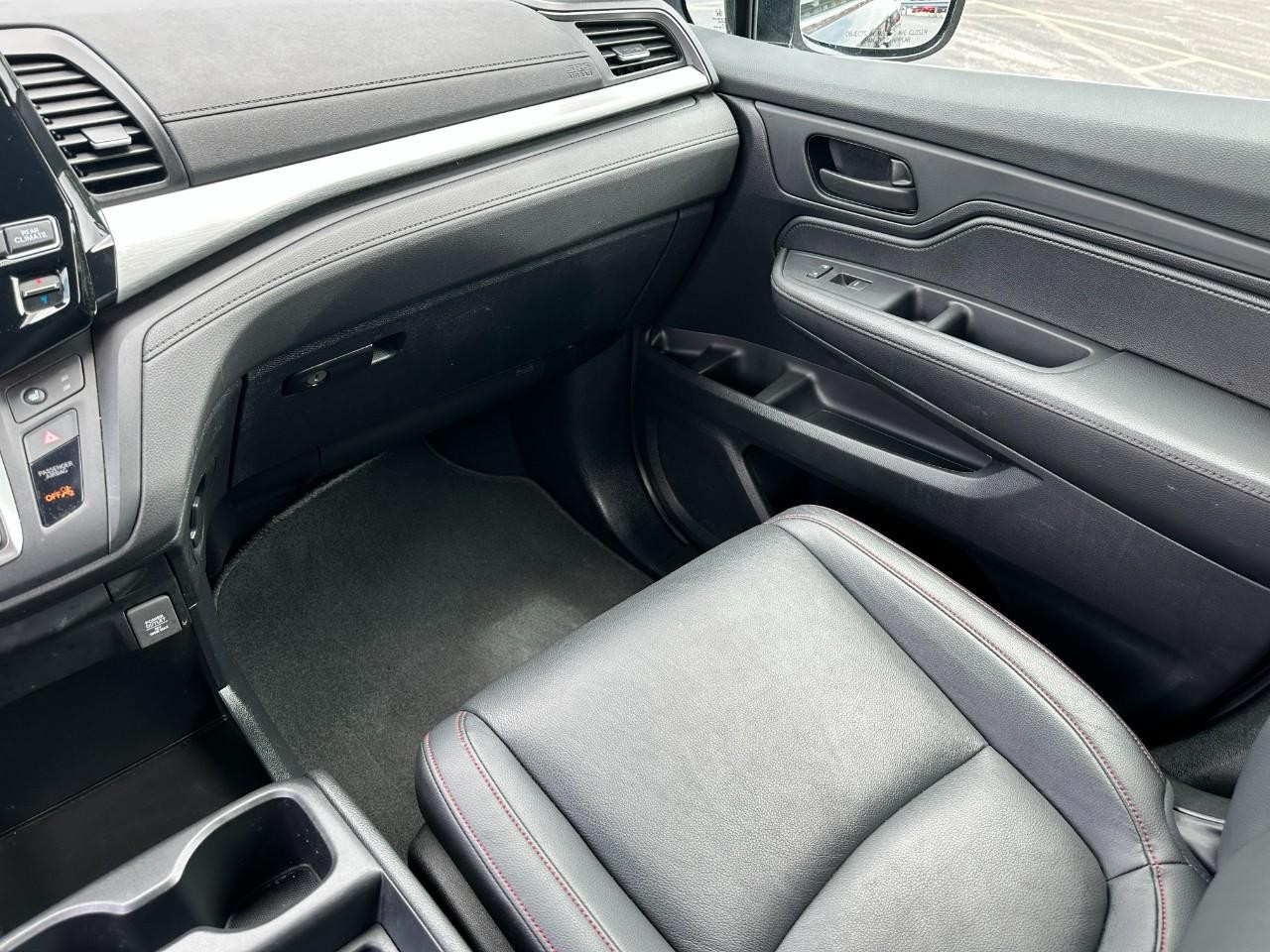 Honda Odyssey Vehicle Full-screen Gallery Image 18