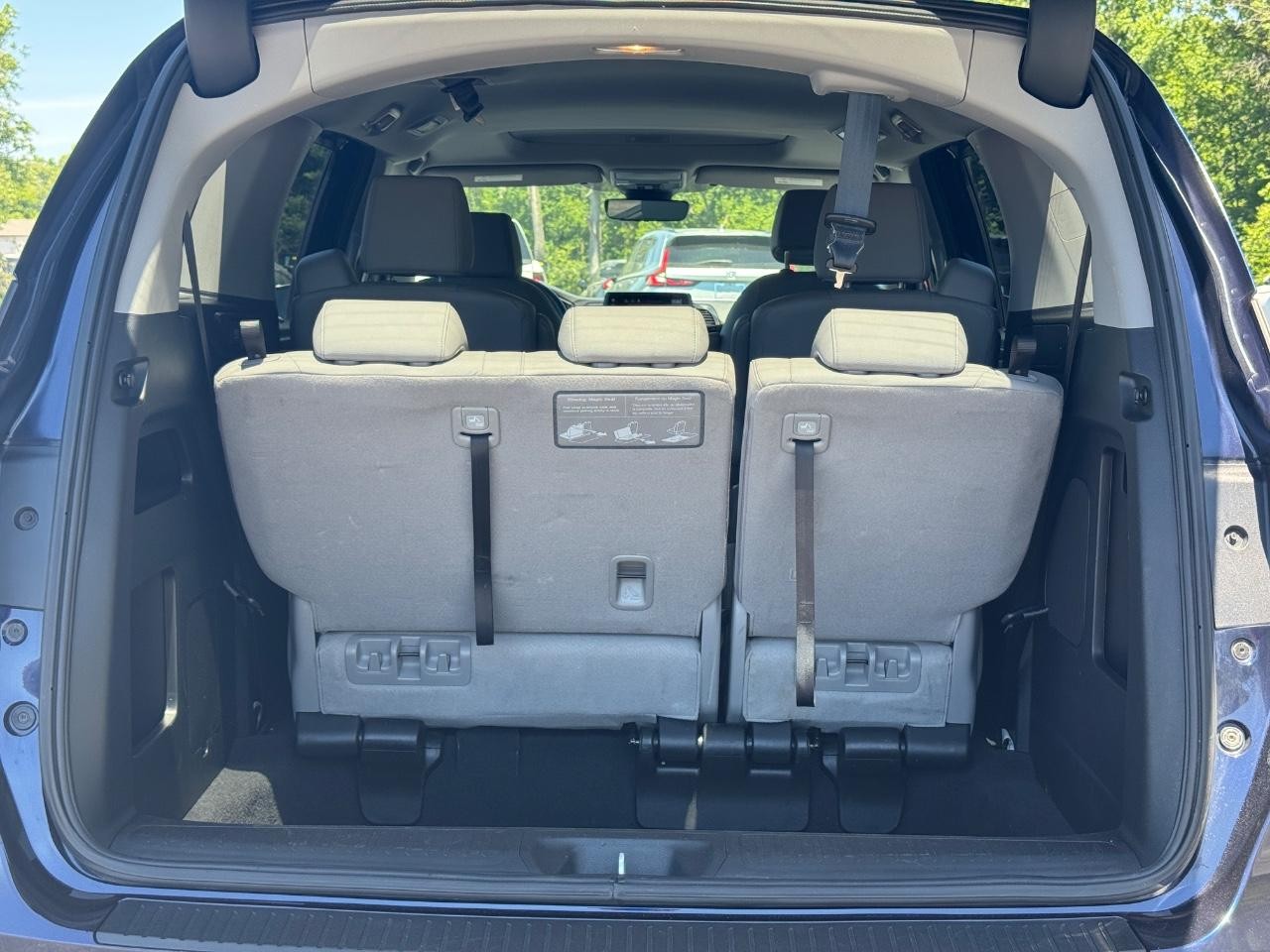 Honda Odyssey Vehicle Full-screen Gallery Image 05