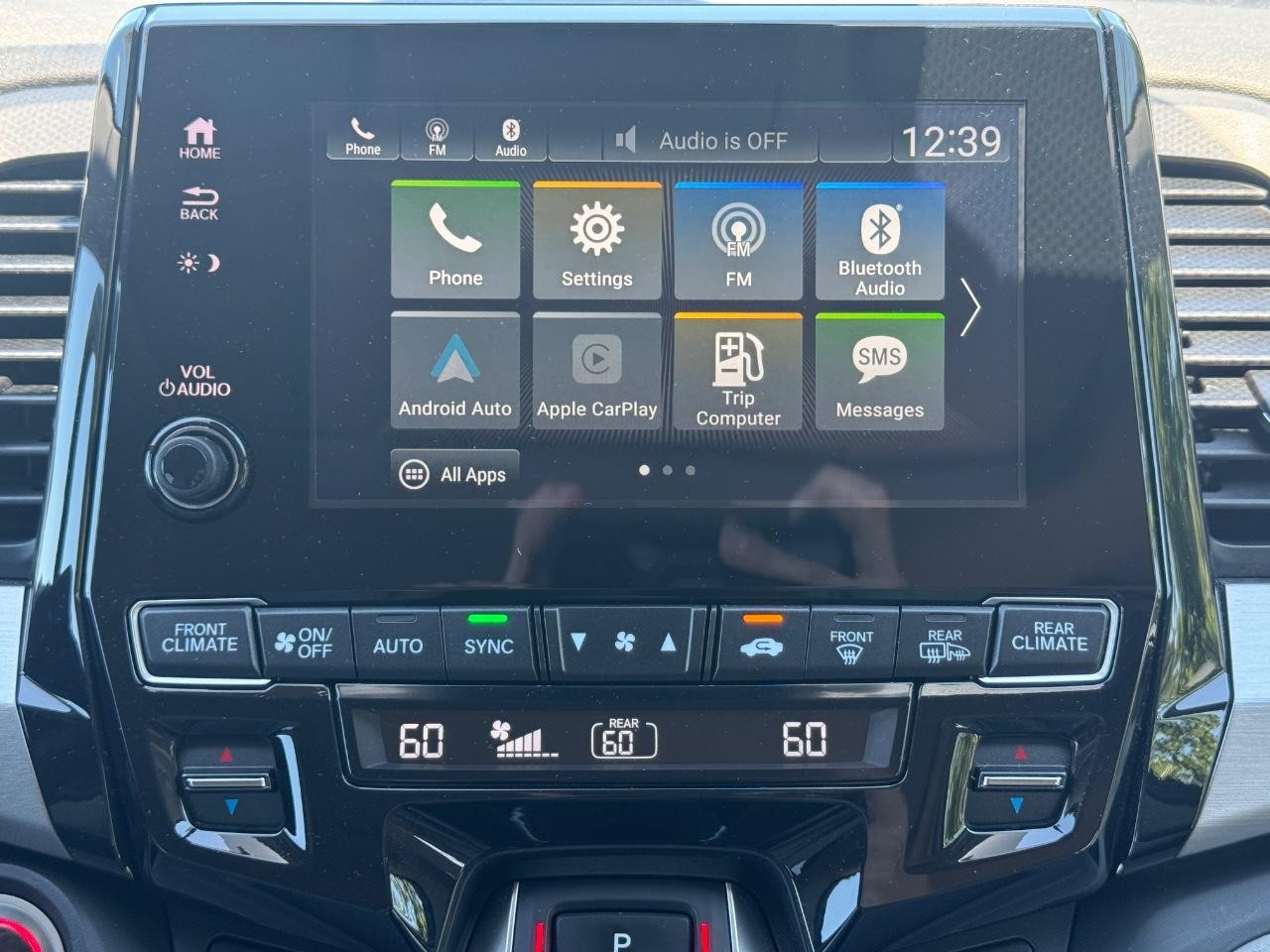 Honda Odyssey Vehicle Full-screen Gallery Image 15