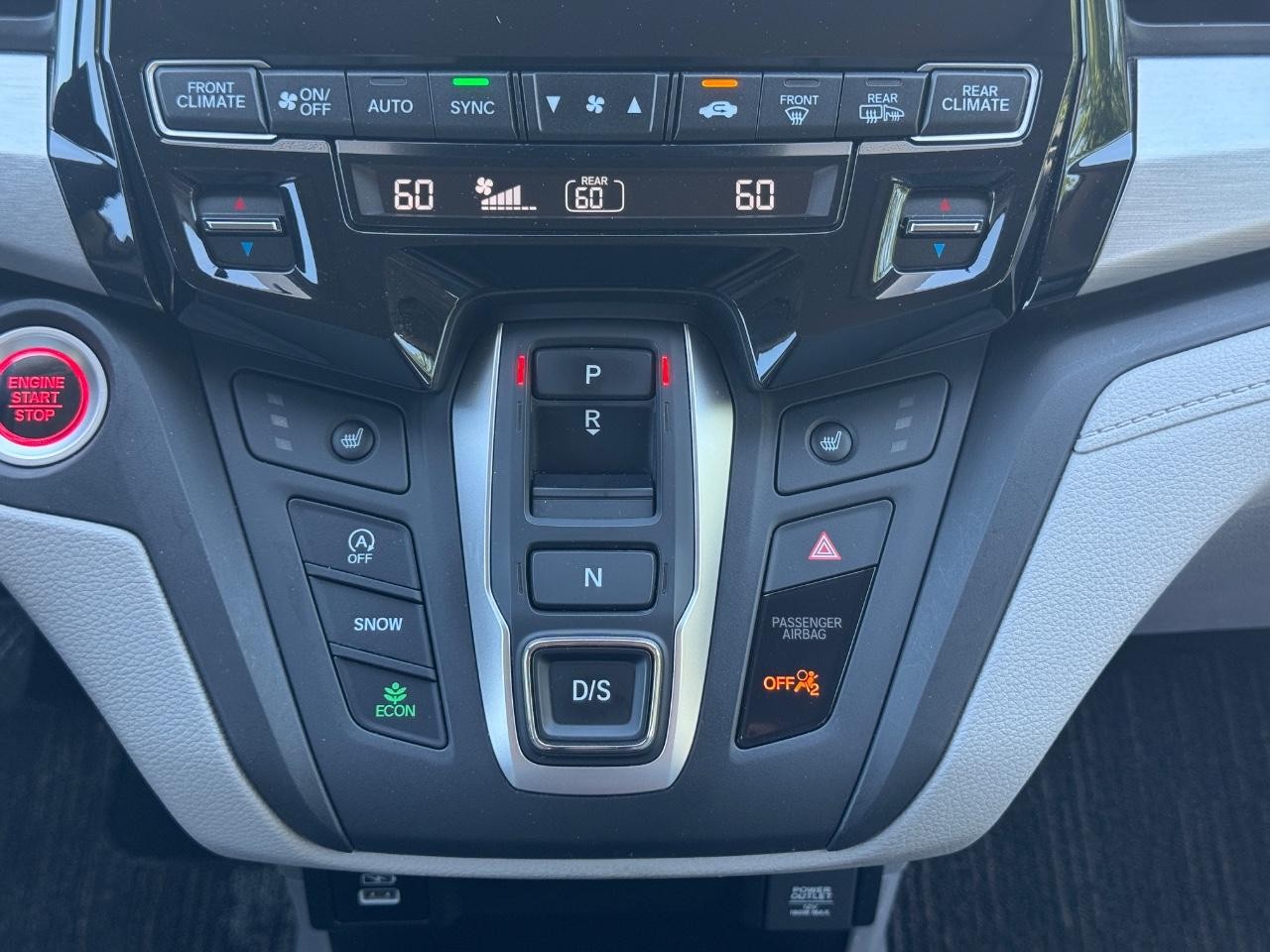 Honda Odyssey Vehicle Full-screen Gallery Image 16