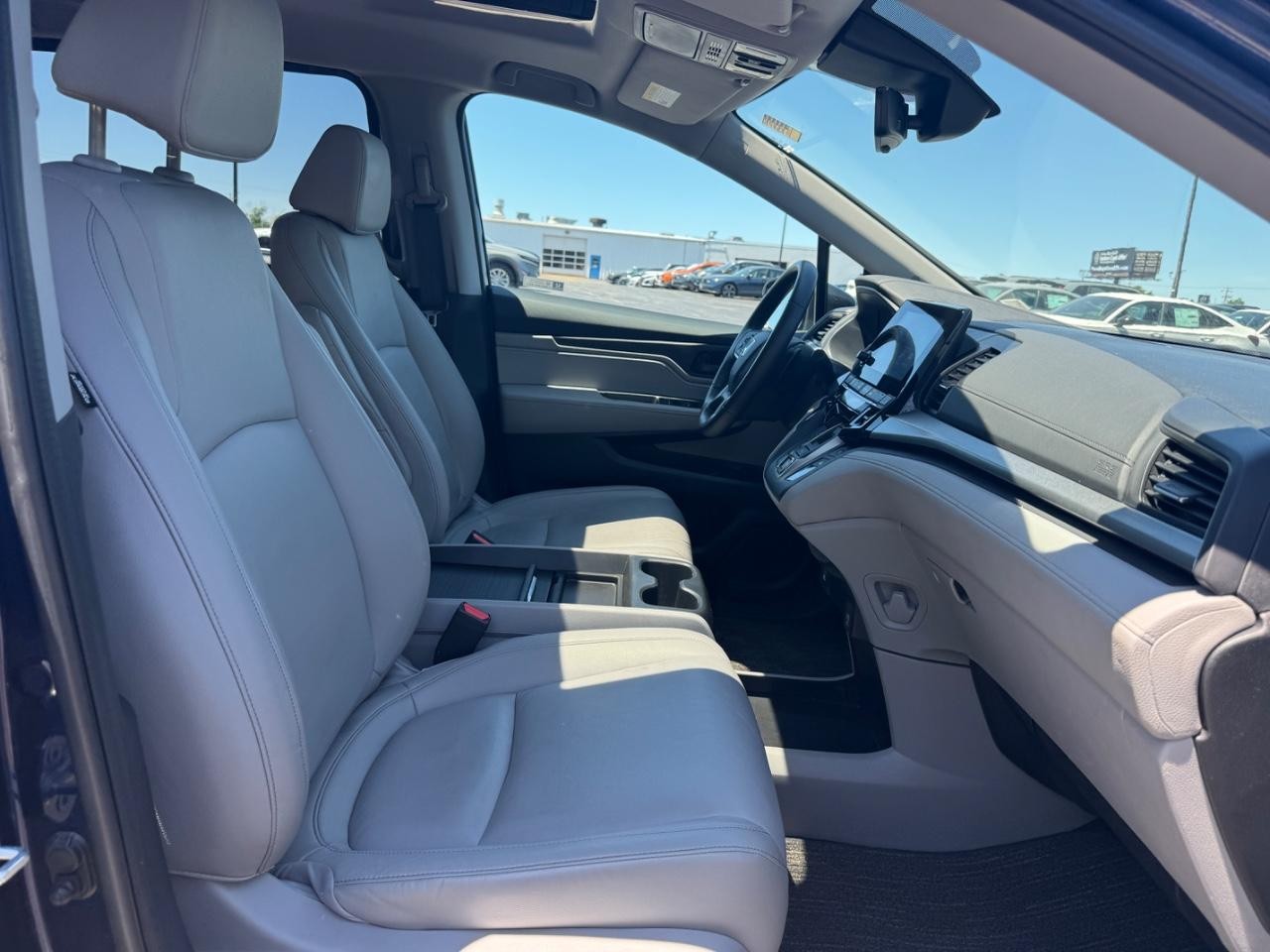 Honda Odyssey Vehicle Full-screen Gallery Image 17