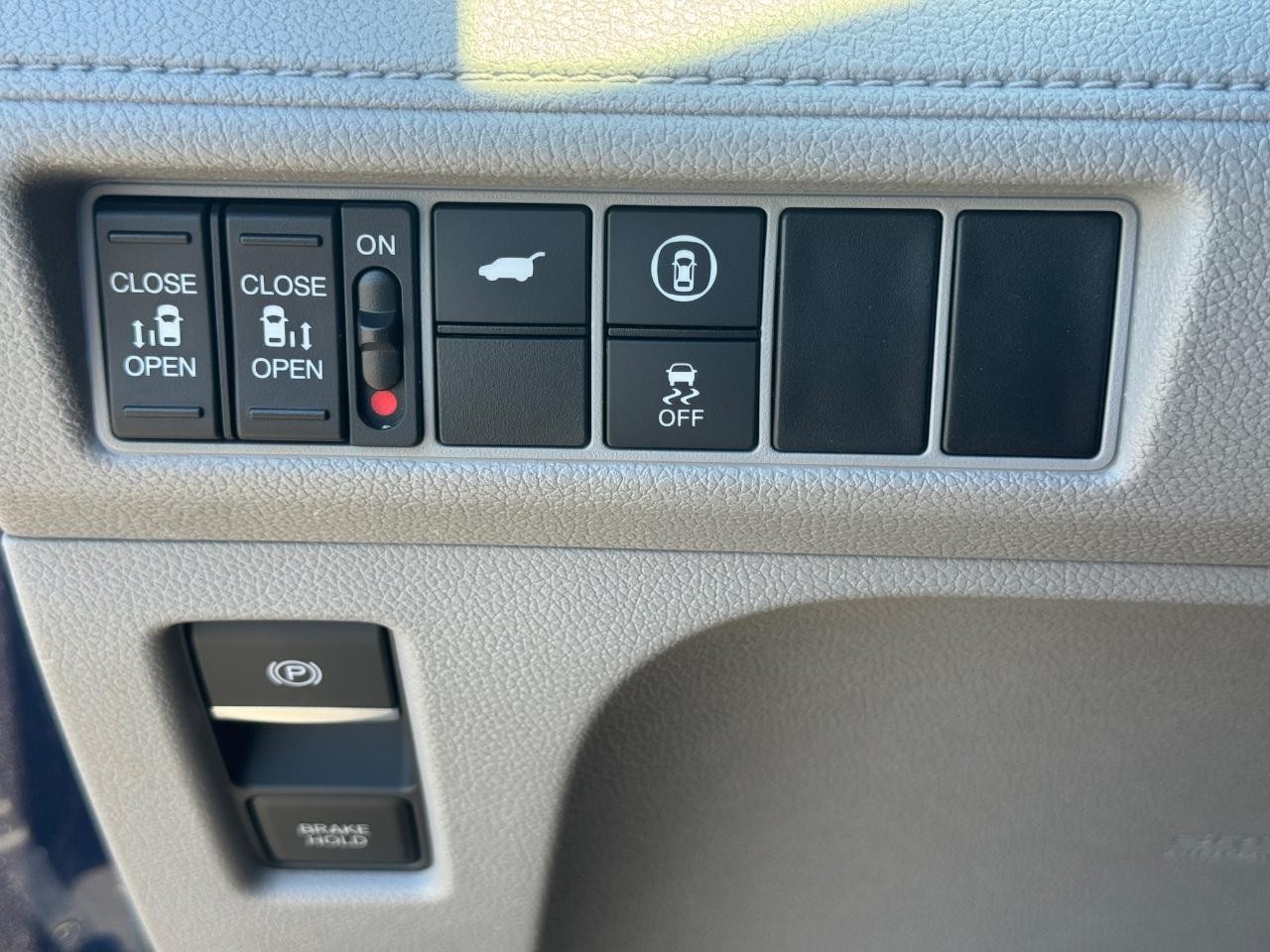Honda Odyssey Vehicle Full-screen Gallery Image 23