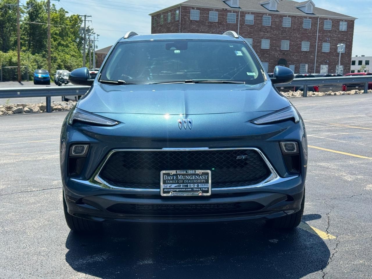 Buick Encore GX Vehicle Full-screen Gallery Image 10