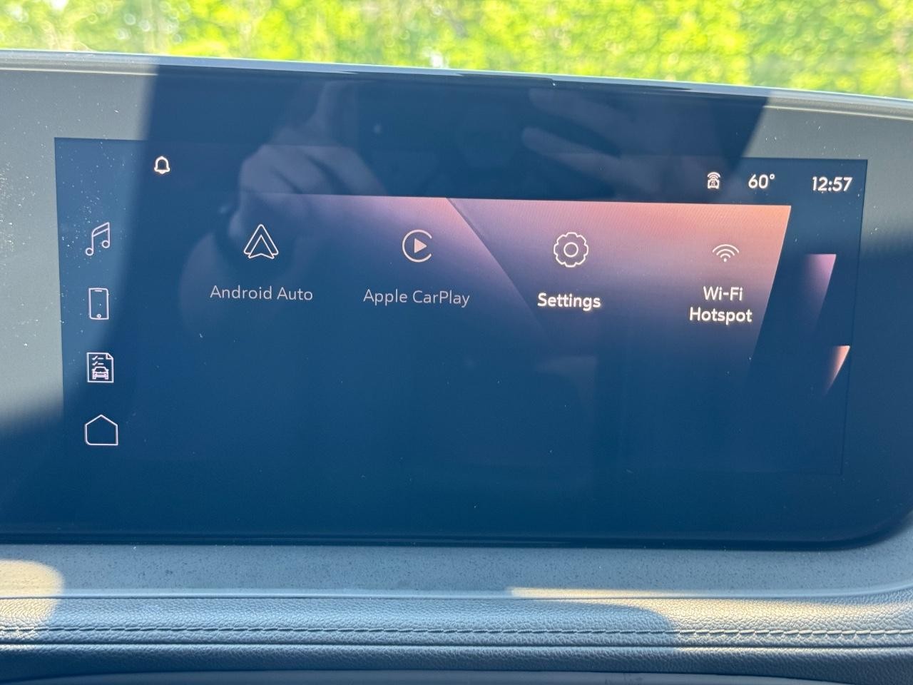 Buick Encore GX Vehicle Full-screen Gallery Image 14