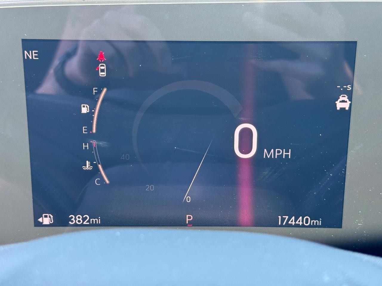 Buick Encore GX Vehicle Full-screen Gallery Image 20