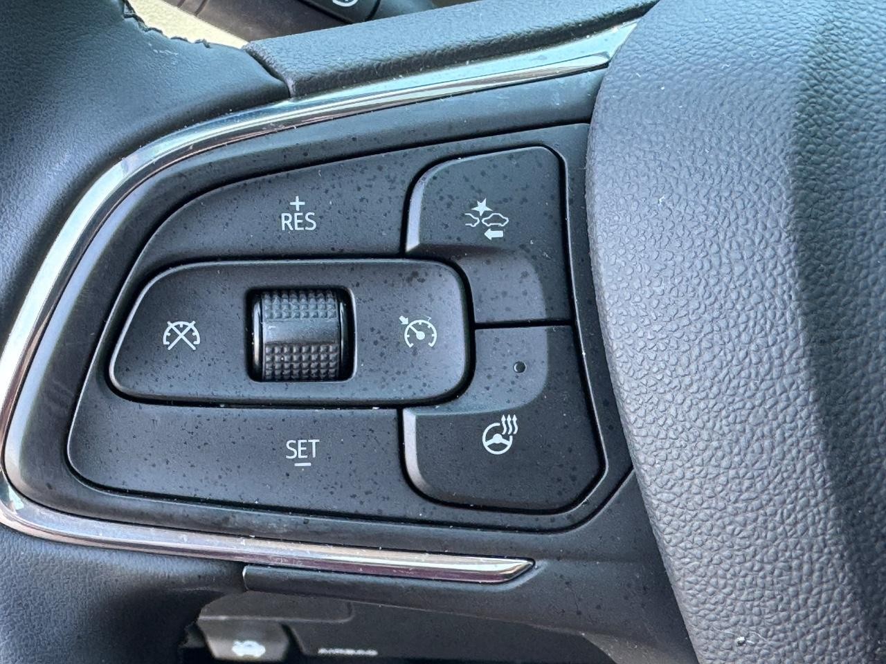 Buick Encore GX Vehicle Full-screen Gallery Image 21