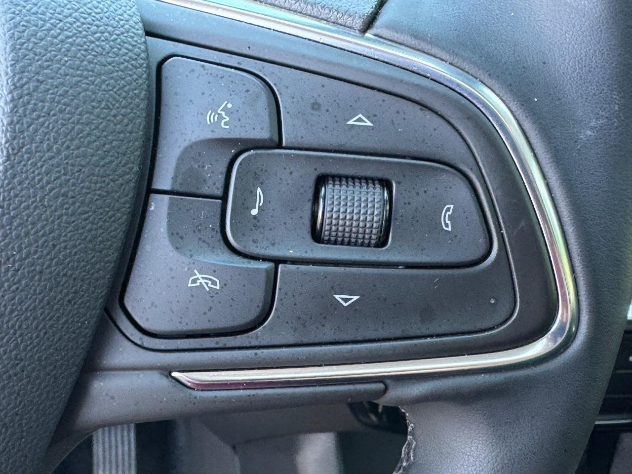 Buick Encore GX Vehicle Full-screen Gallery Image 22