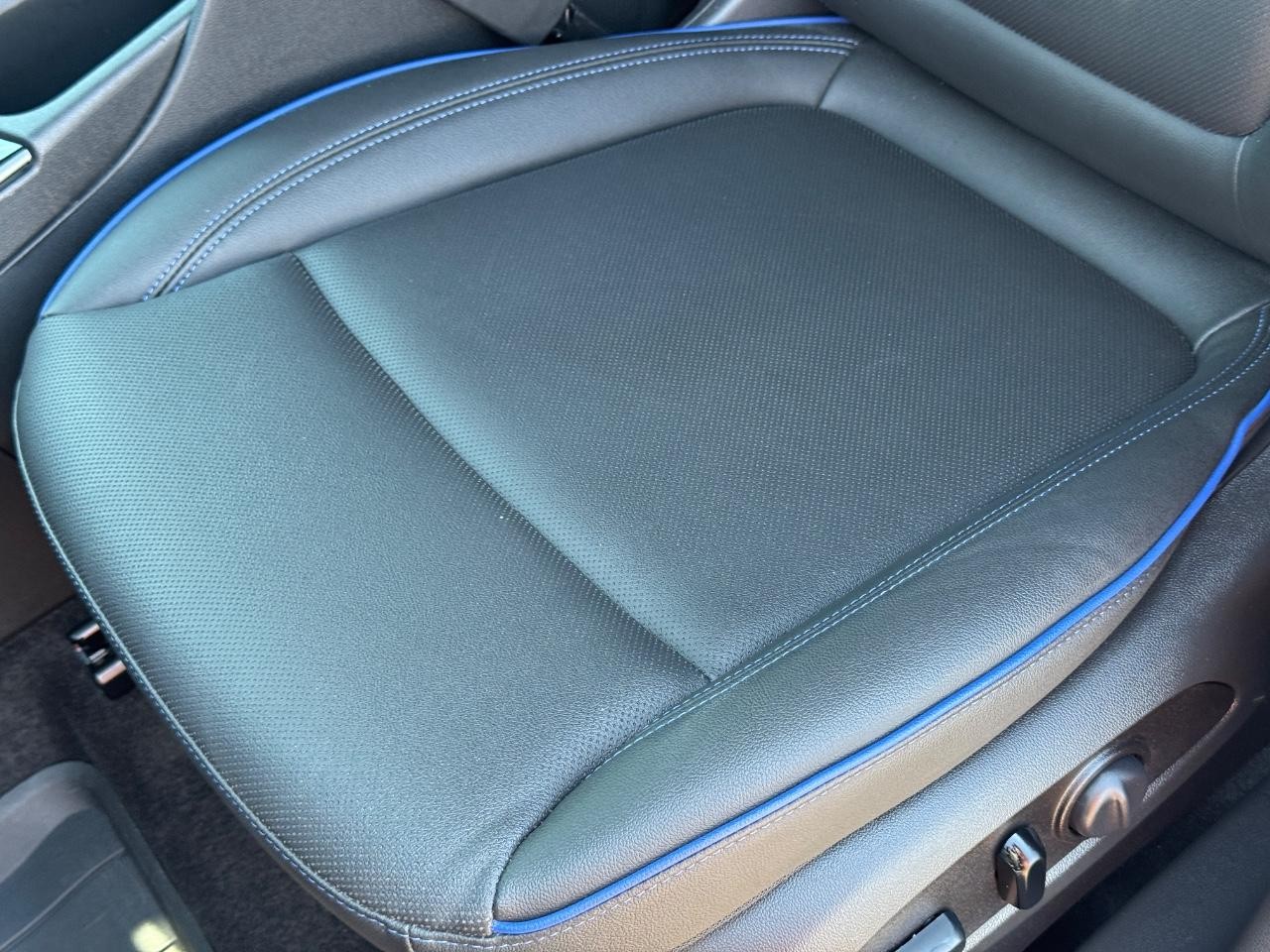 Buick Encore GX Vehicle Full-screen Gallery Image 26