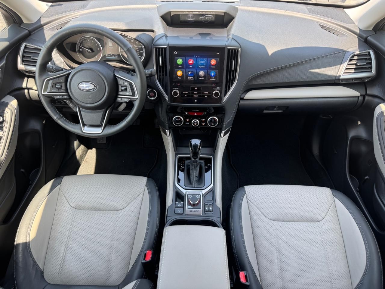 Subaru Forester Vehicle Full-screen Gallery Image 12