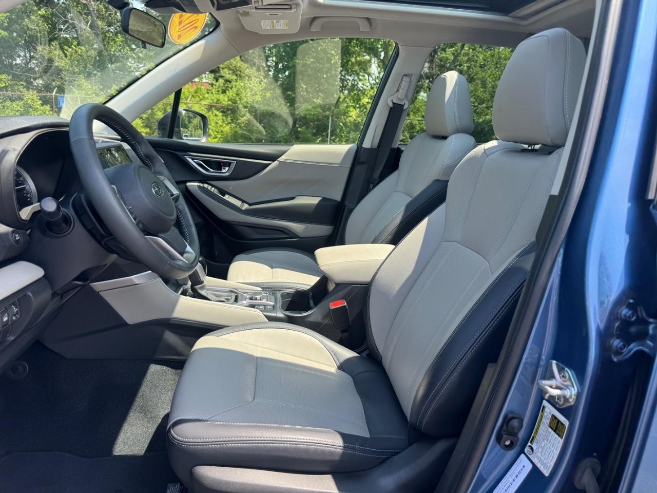 Subaru Forester Vehicle Full-screen Gallery Image 19