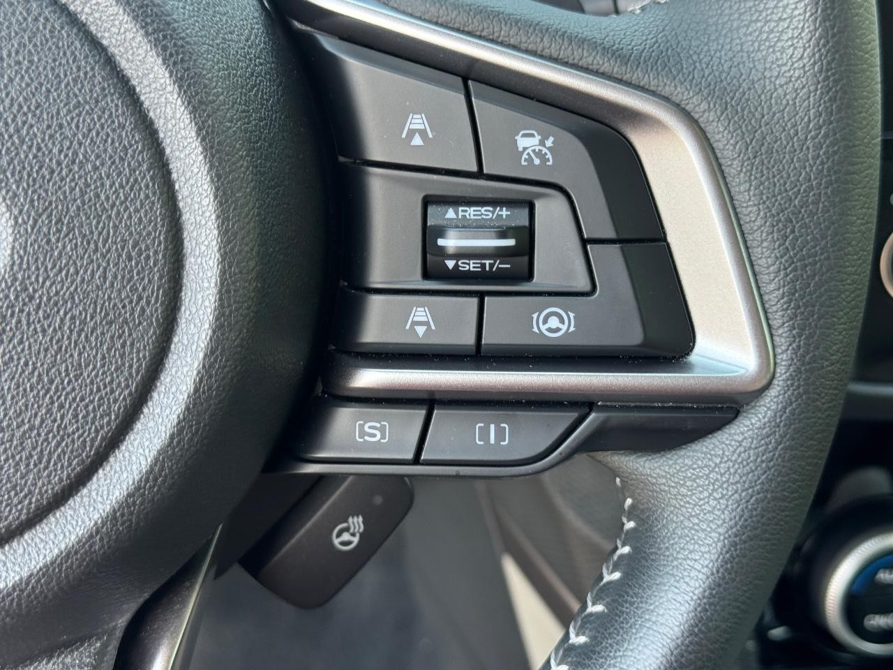 Subaru Forester Vehicle Full-screen Gallery Image 23