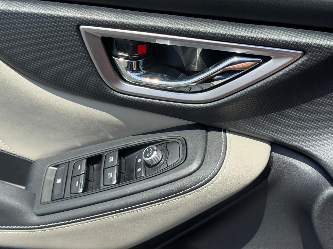Subaru Forester Vehicle Full-screen Gallery Image 27
