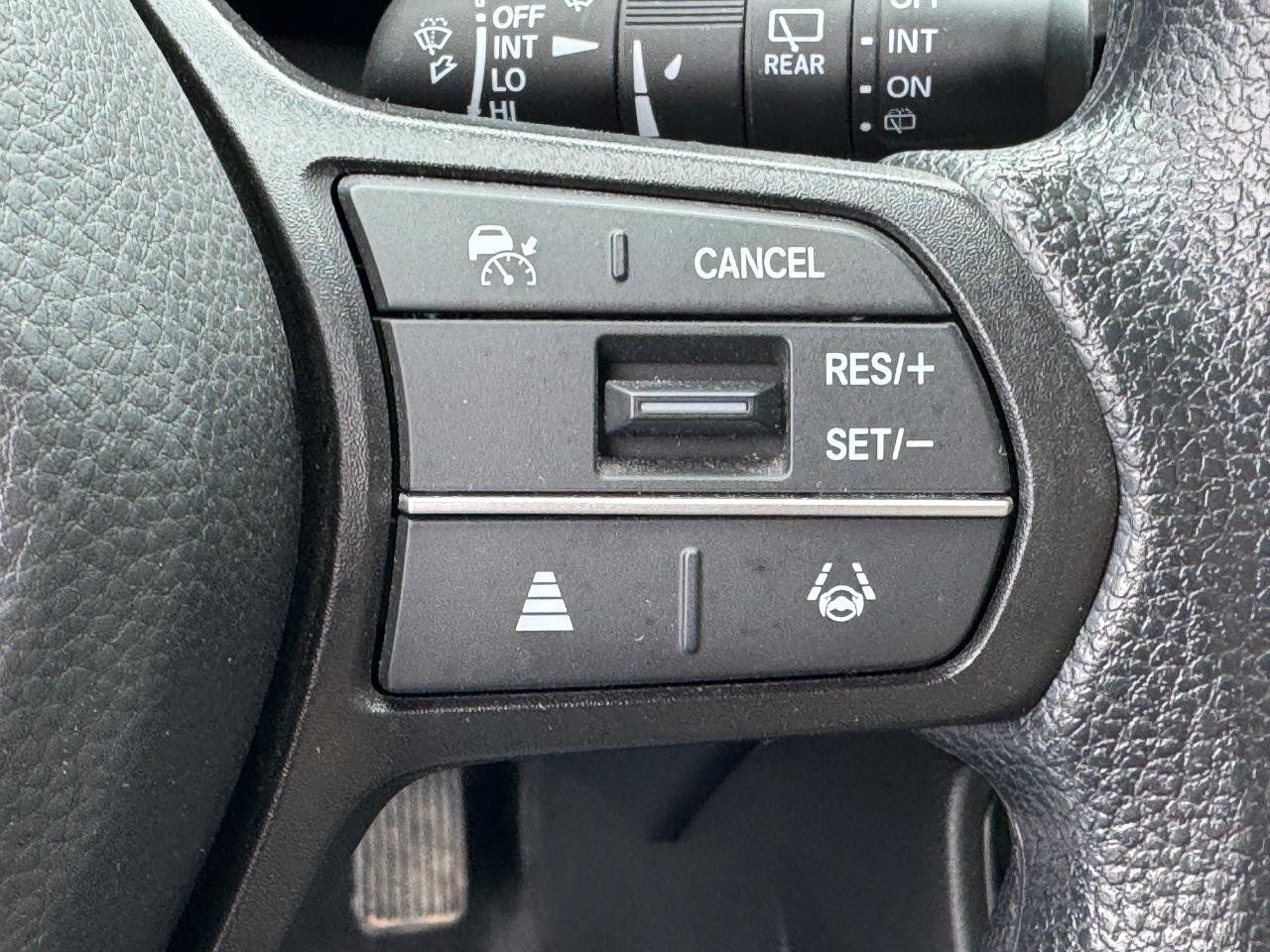 Honda CR-V Vehicle Full-screen Gallery Image 23