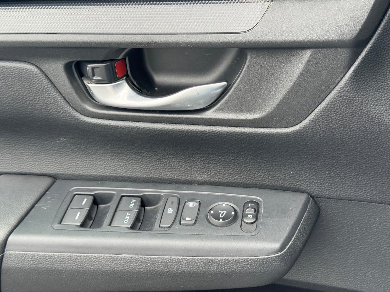 Honda CR-V Vehicle Full-screen Gallery Image 26