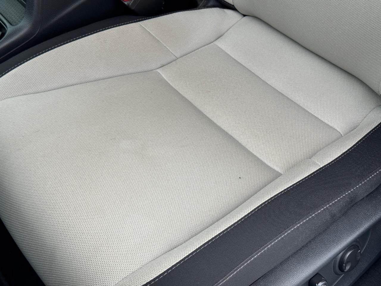 Honda CR-V Vehicle Full-screen Gallery Image 27
