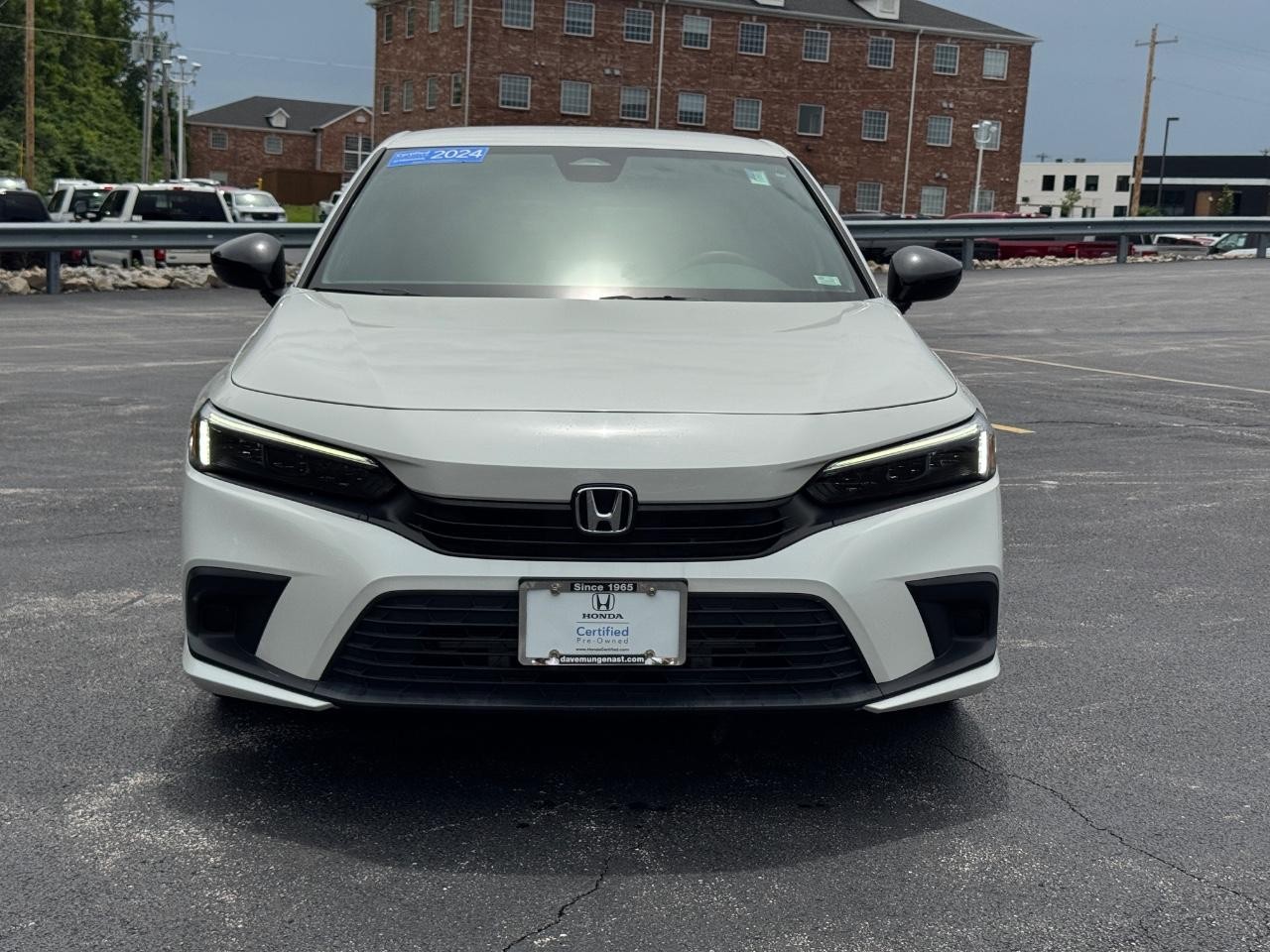 Honda Civic Sedan Vehicle Full-screen Gallery Image 10