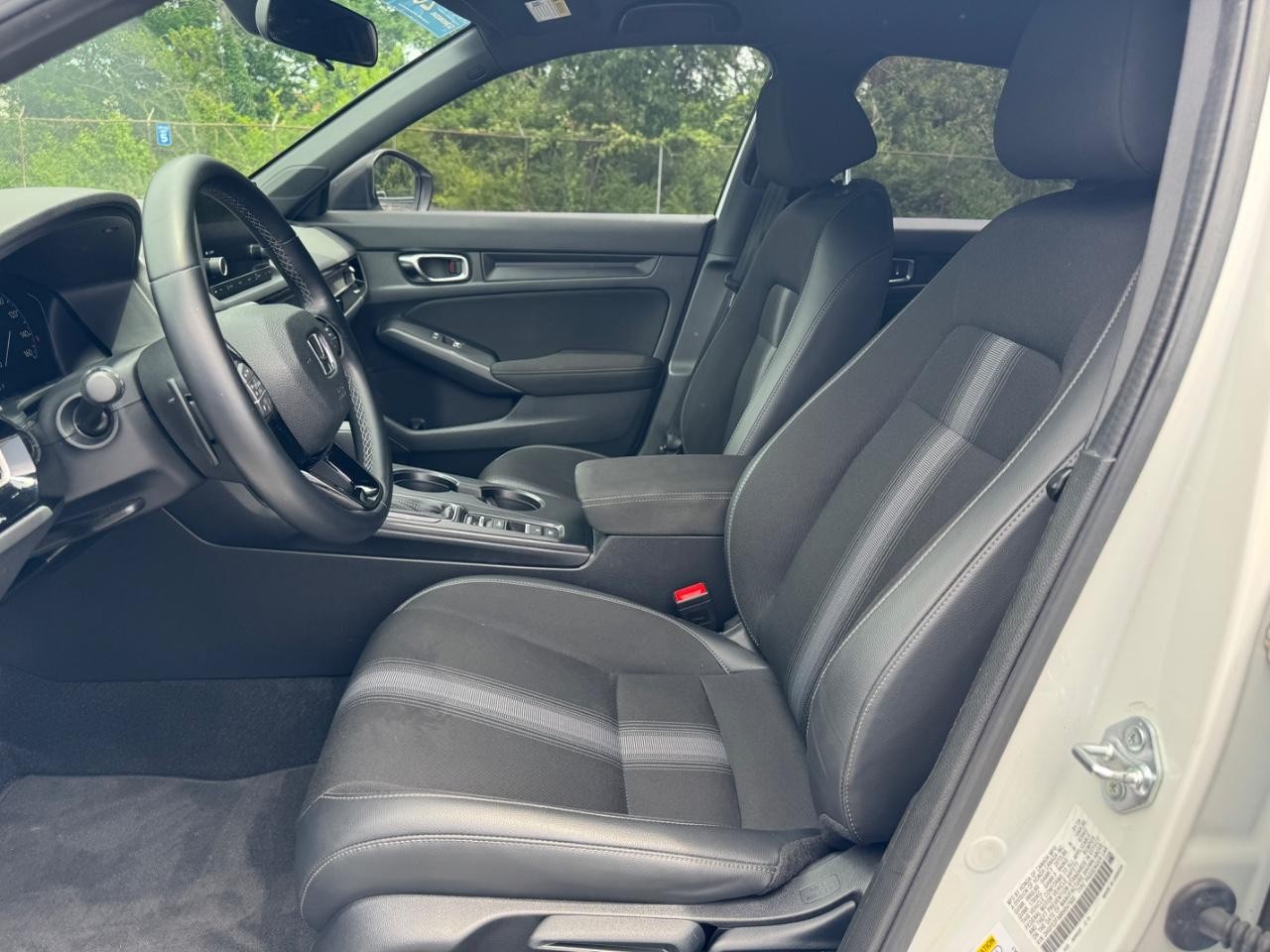 Honda Civic Sedan Vehicle Full-screen Gallery Image 18