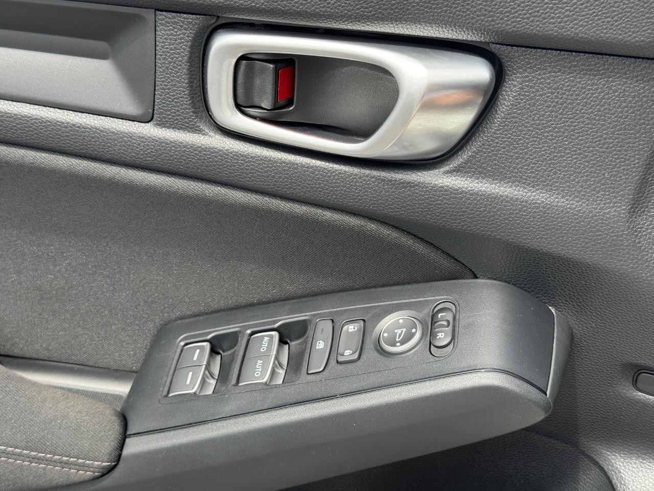 Honda Civic Sedan Vehicle Full-screen Gallery Image 24