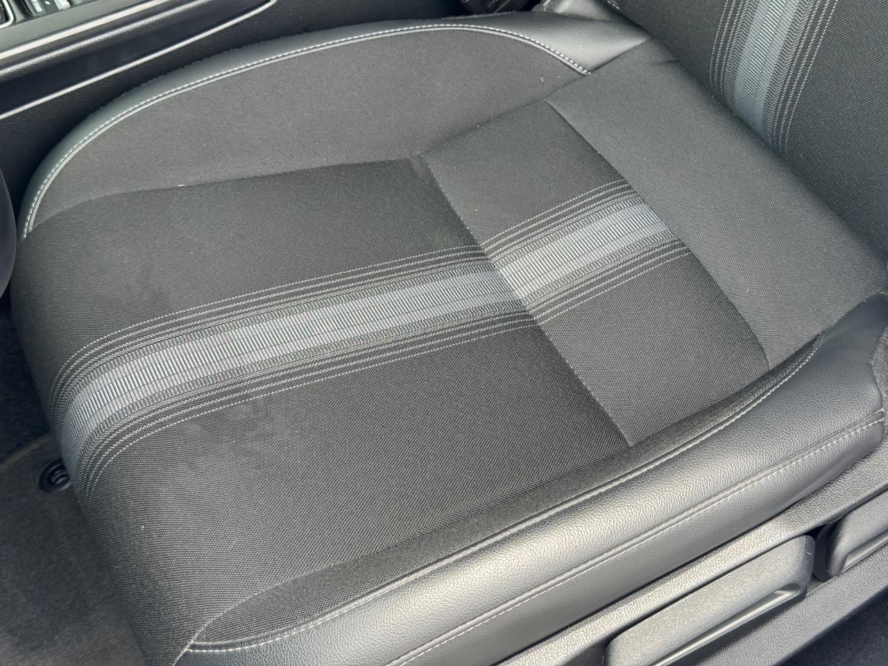 Honda Civic Sedan Vehicle Full-screen Gallery Image 25