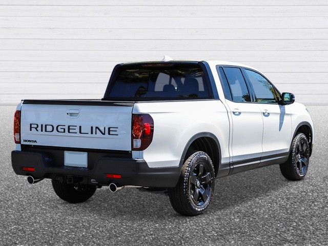 Honda Ridgeline Vehicle Full-screen Gallery Image 05