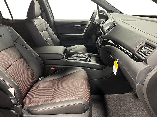 Honda Ridgeline Vehicle Full-screen Gallery Image 24