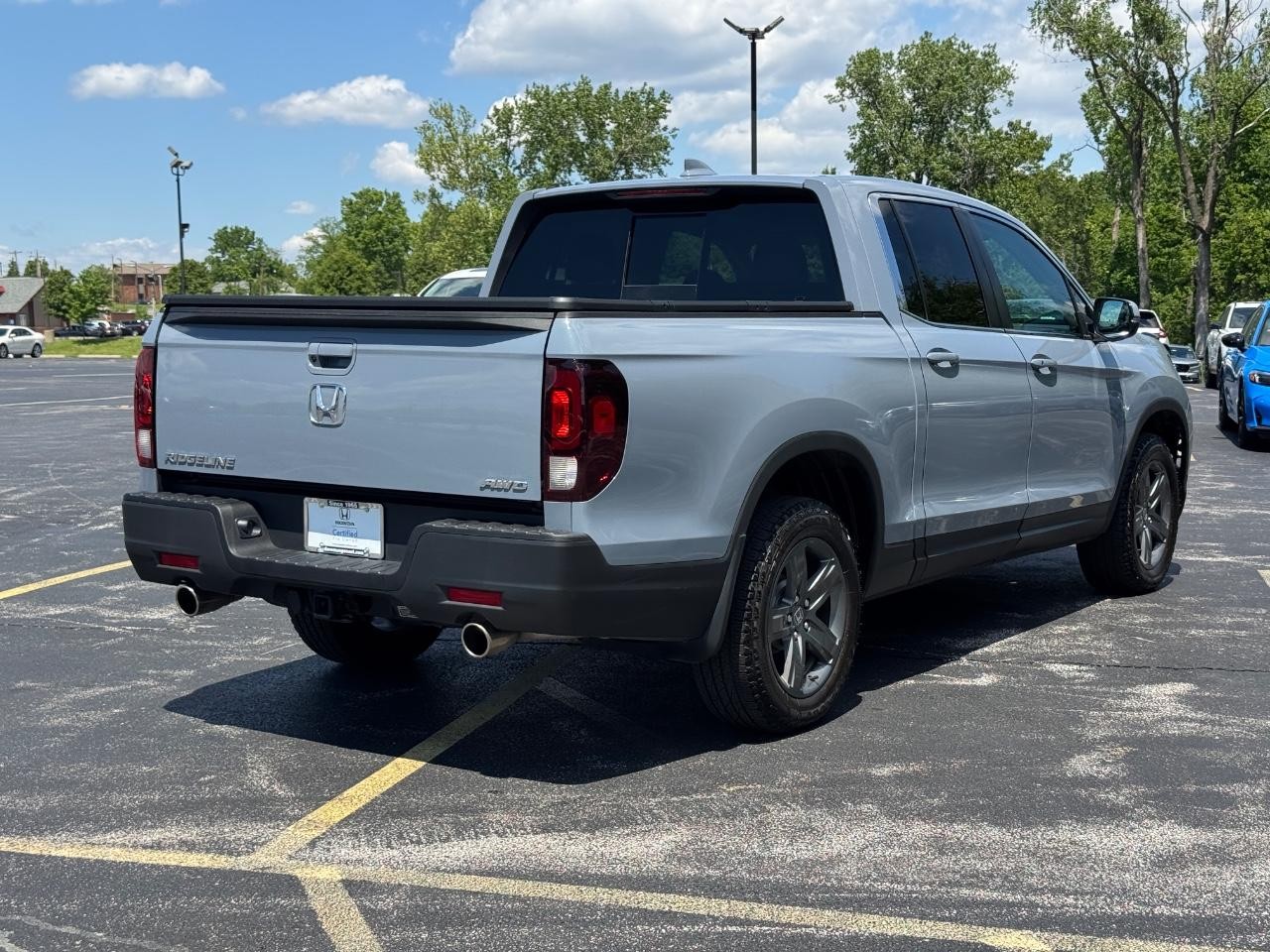 Honda Ridgeline Vehicle Full-screen Gallery Image 04