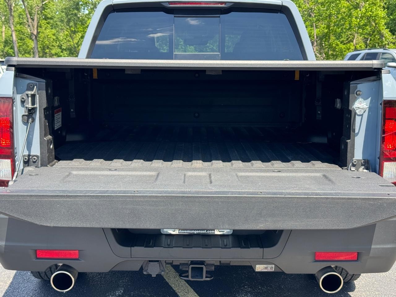 Honda Ridgeline Vehicle Full-screen Gallery Image 05