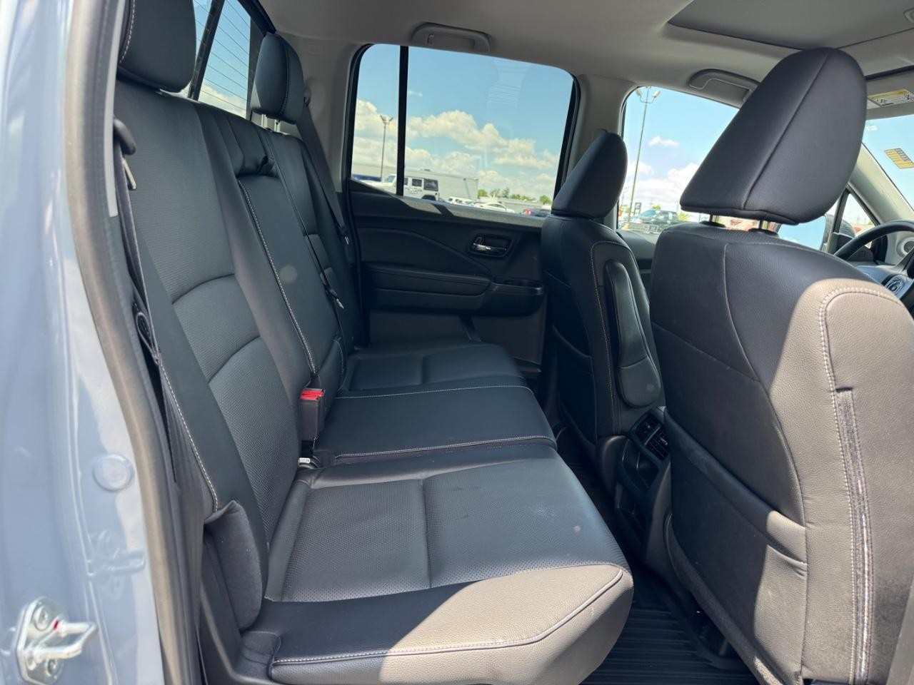Honda Ridgeline Vehicle Full-screen Gallery Image 11