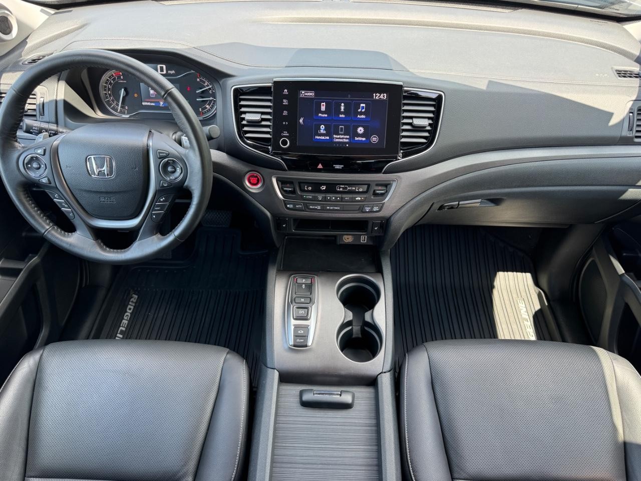 Honda Ridgeline Vehicle Full-screen Gallery Image 12