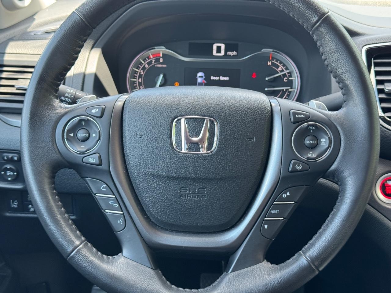 Honda Ridgeline Vehicle Full-screen Gallery Image 13
