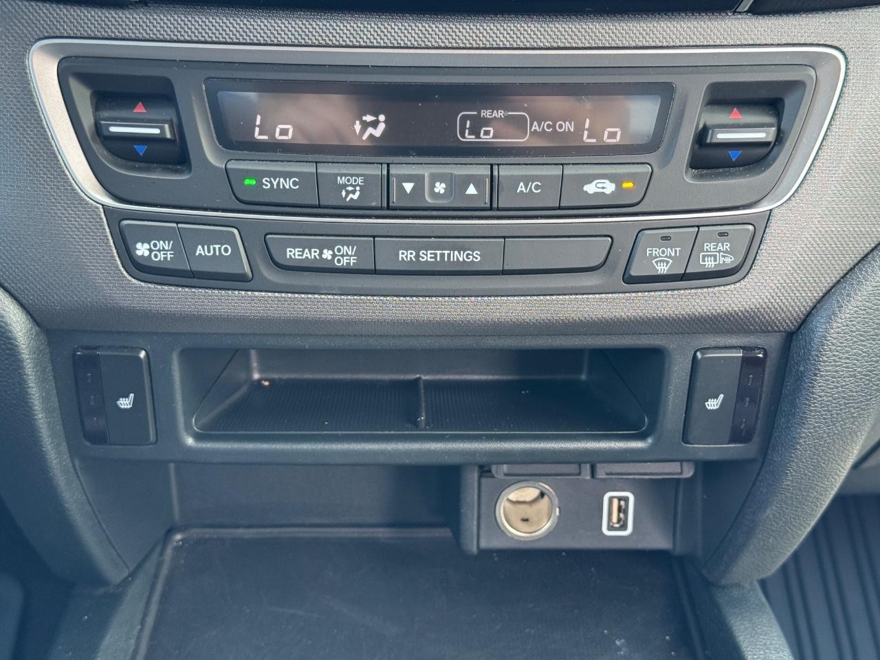 Honda Ridgeline Vehicle Full-screen Gallery Image 15