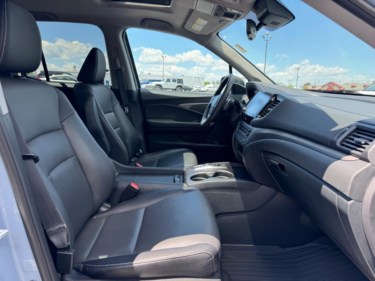 Honda Ridgeline Vehicle Full-screen Gallery Image 18