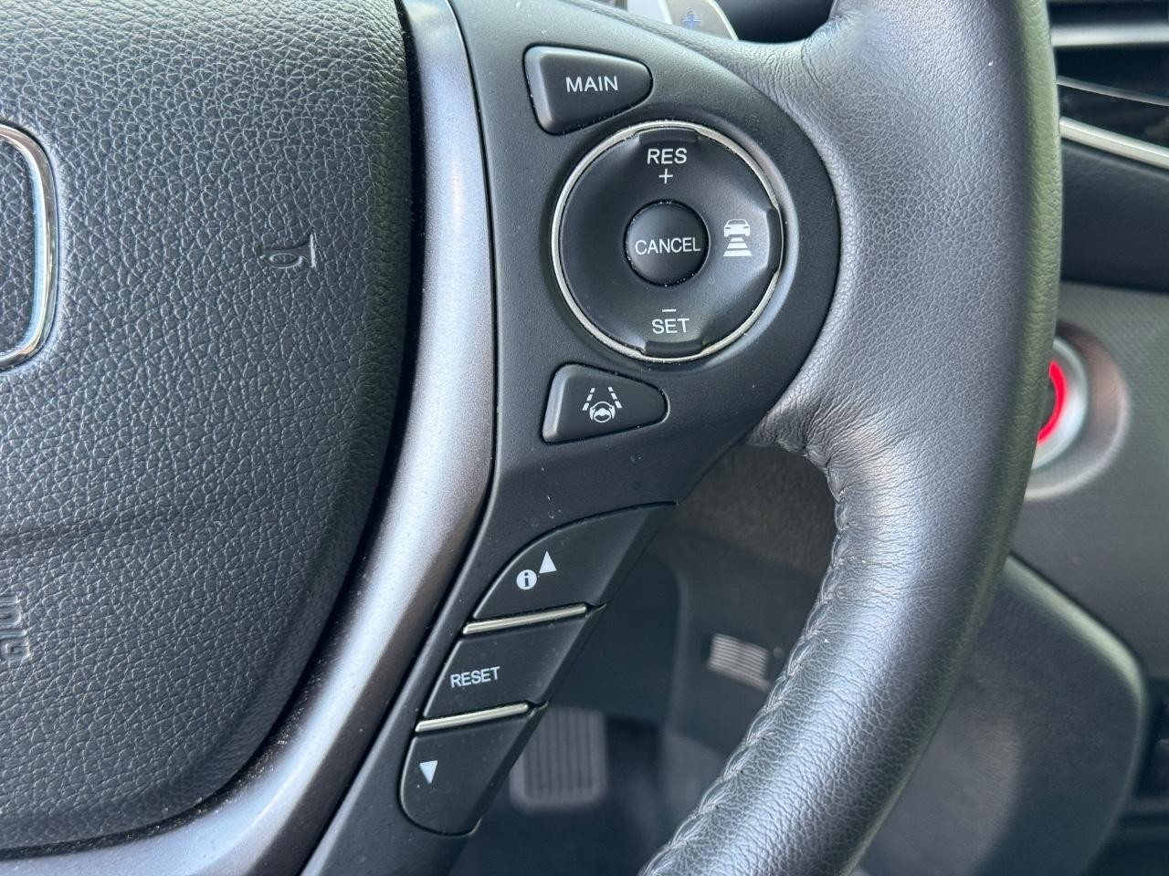 Honda Ridgeline Vehicle Full-screen Gallery Image 23