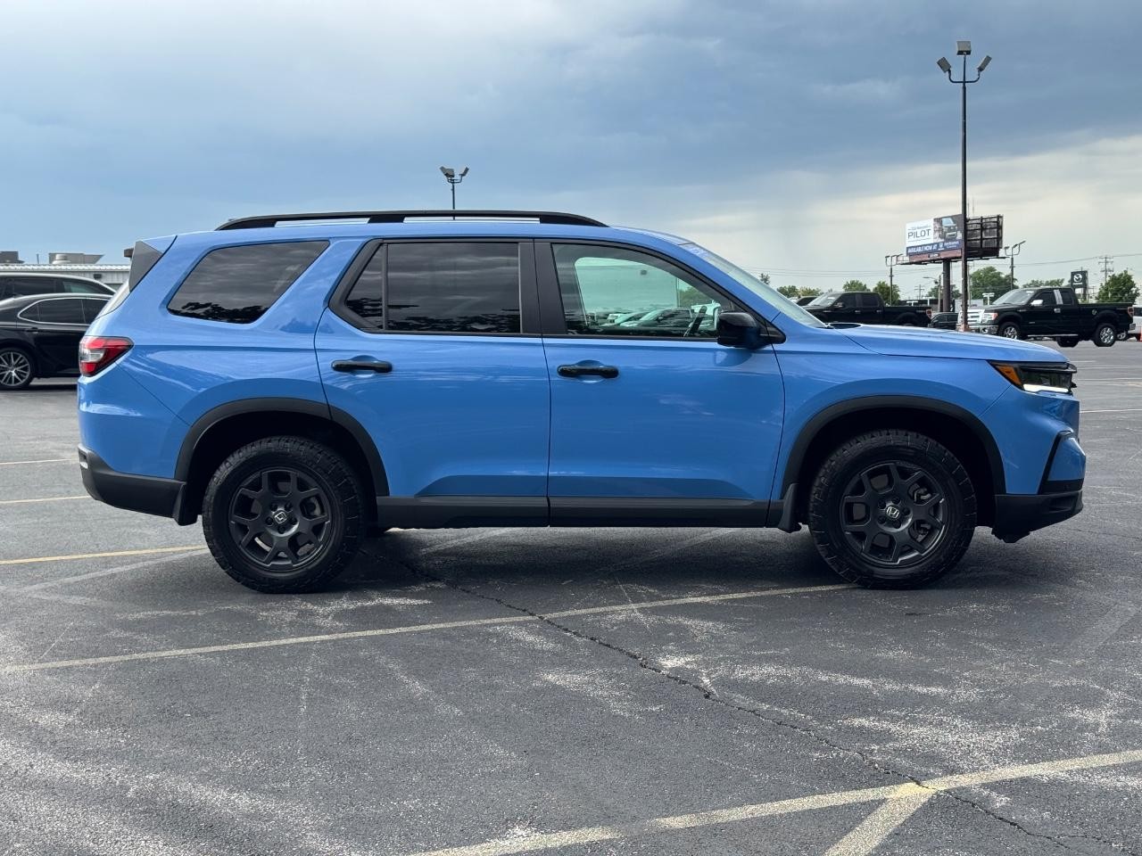 Honda Pilot Vehicle Full-screen Gallery Image 03