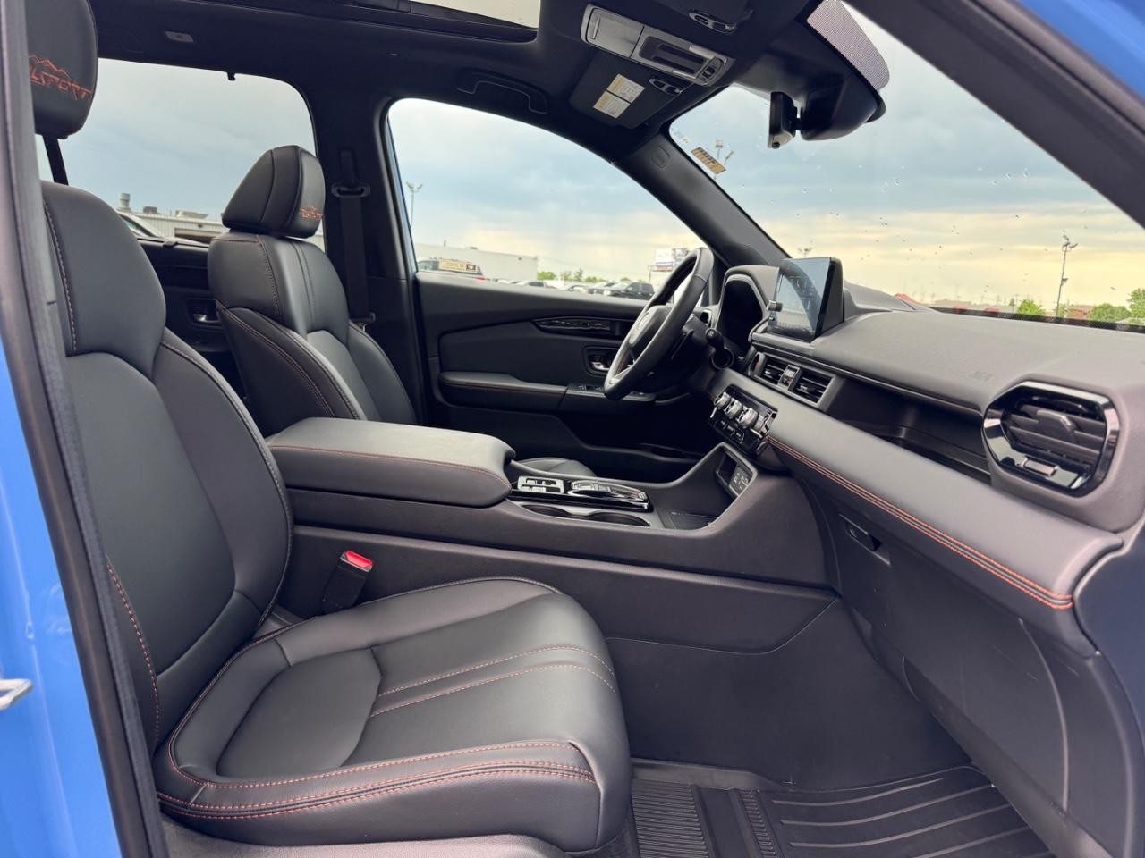 Honda Pilot Vehicle Full-screen Gallery Image 19