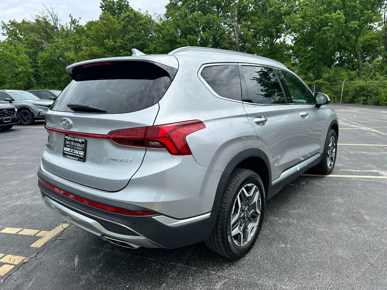 Hyundai Santa Fe Vehicle Full-screen Gallery Image 04
