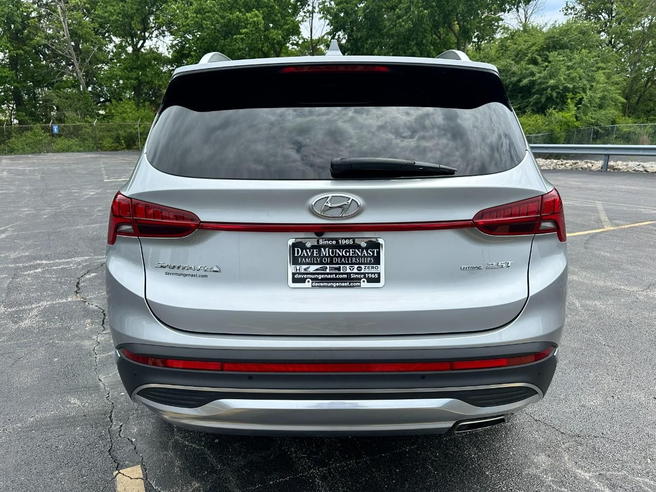 Hyundai Santa Fe Vehicle Full-screen Gallery Image 05