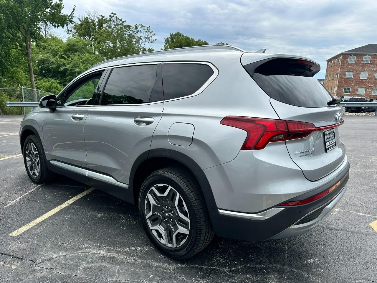 Hyundai Santa Fe Vehicle Full-screen Gallery Image 08