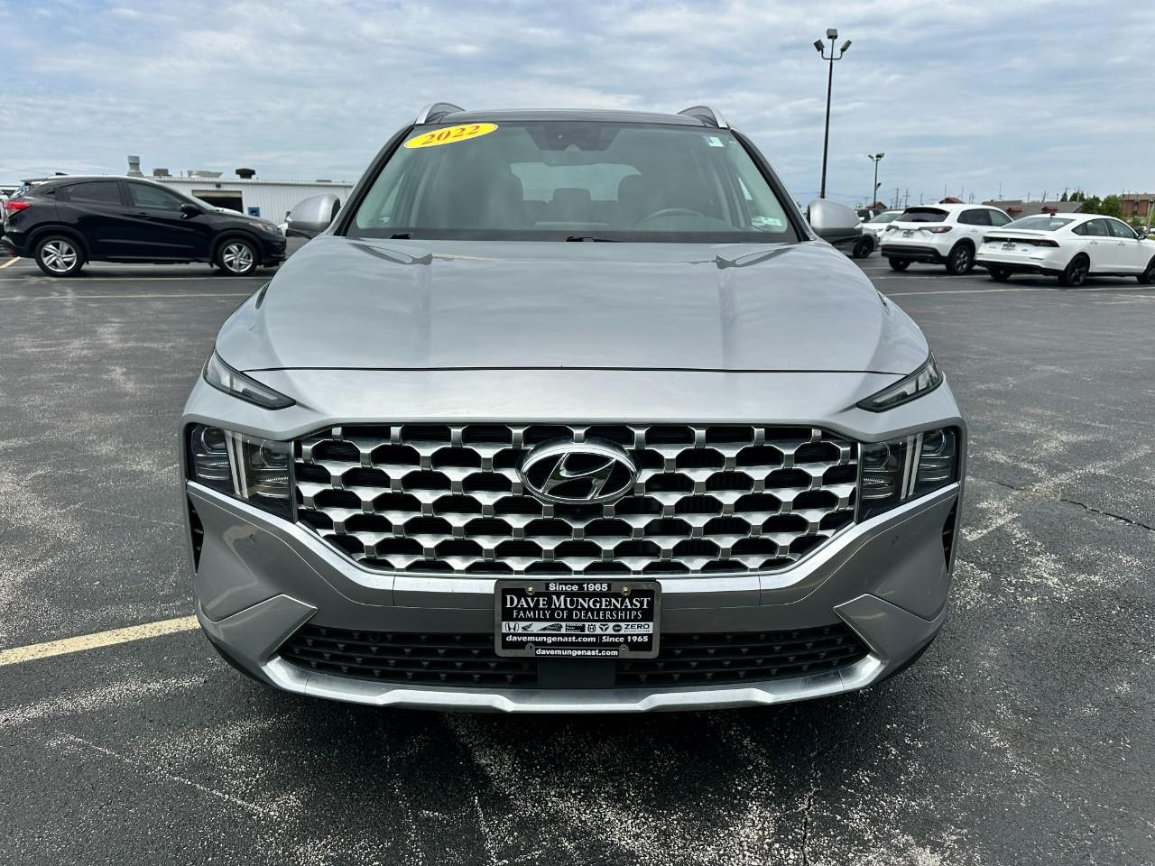 Hyundai Santa Fe Vehicle Full-screen Gallery Image 10