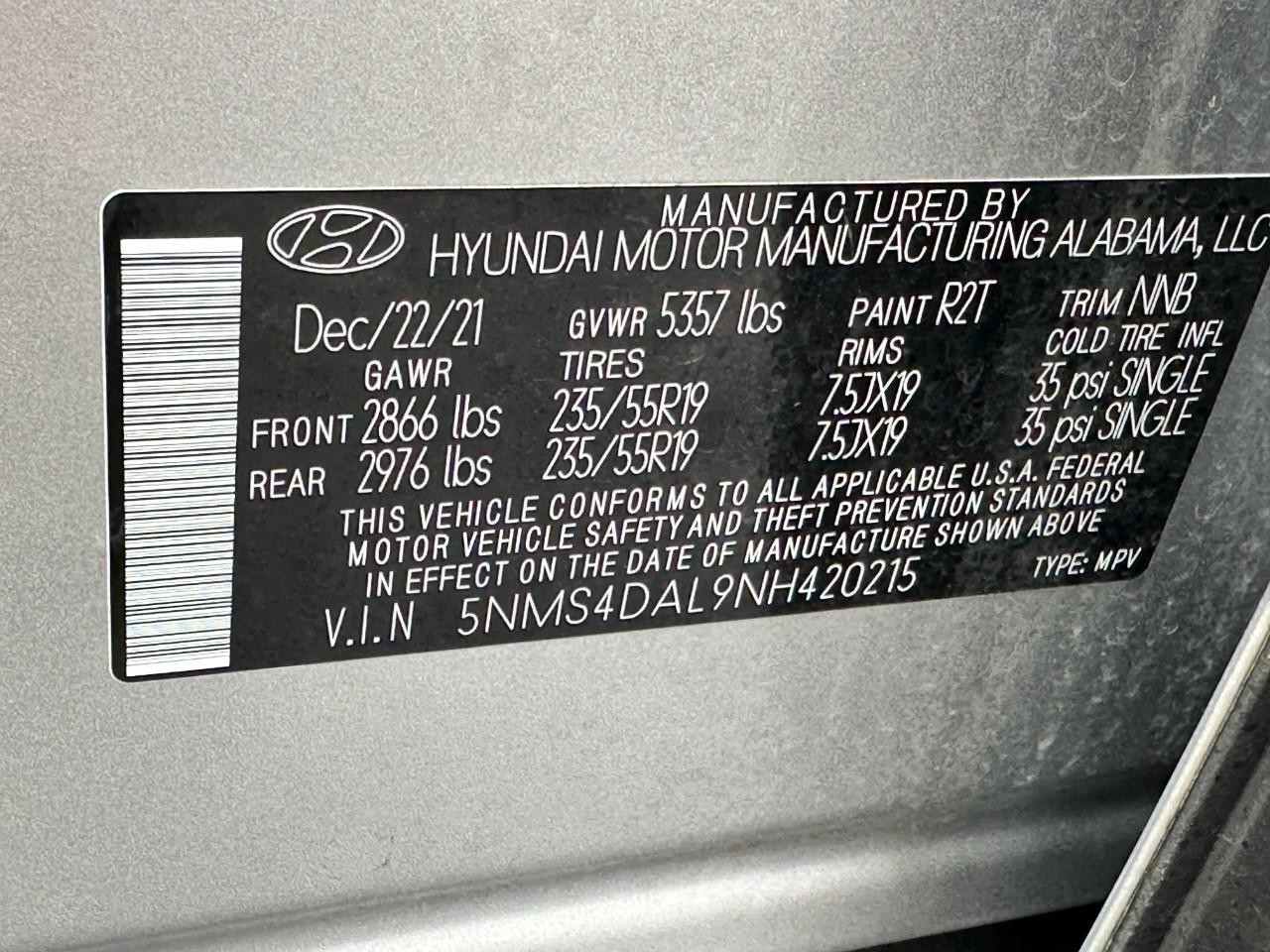 Hyundai Santa Fe Vehicle Full-screen Gallery Image 27