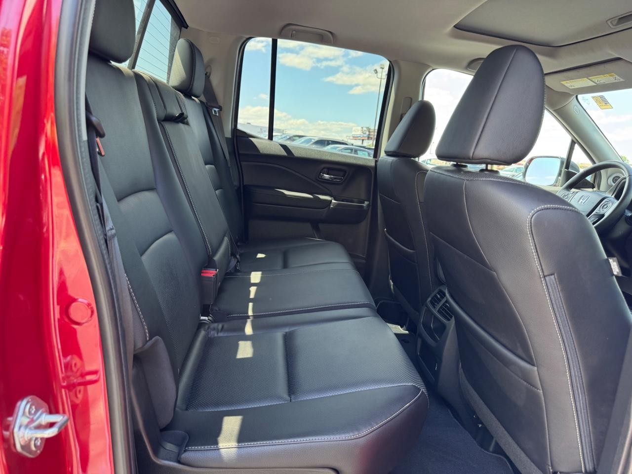 Honda Ridgeline Vehicle Full-screen Gallery Image 10