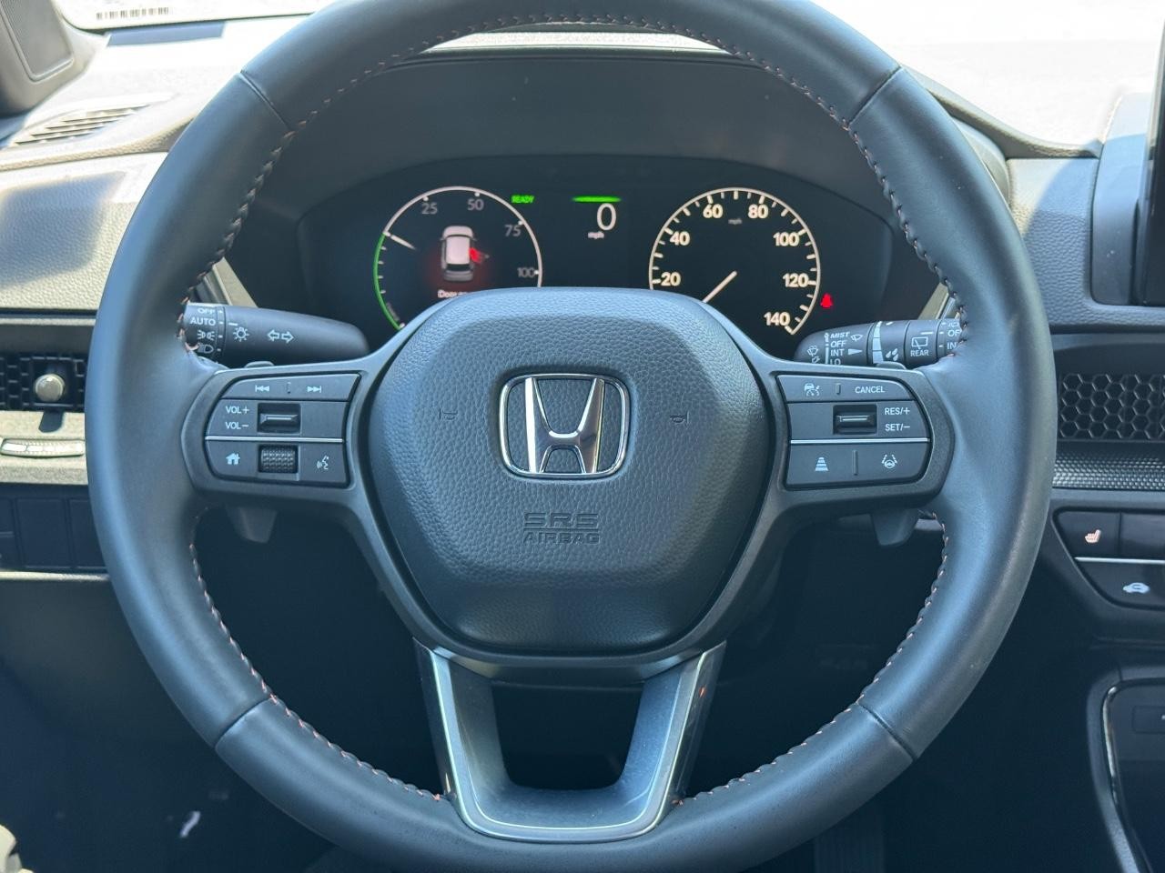 Honda CR-V Hybrid Vehicle Full-screen Gallery Image 13