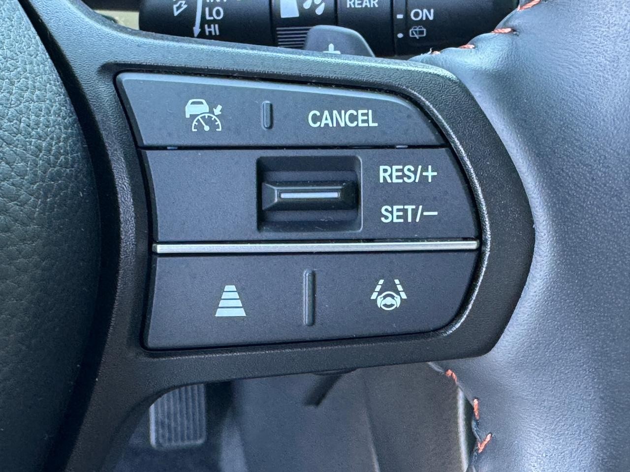 Honda CR-V Hybrid Vehicle Full-screen Gallery Image 23
