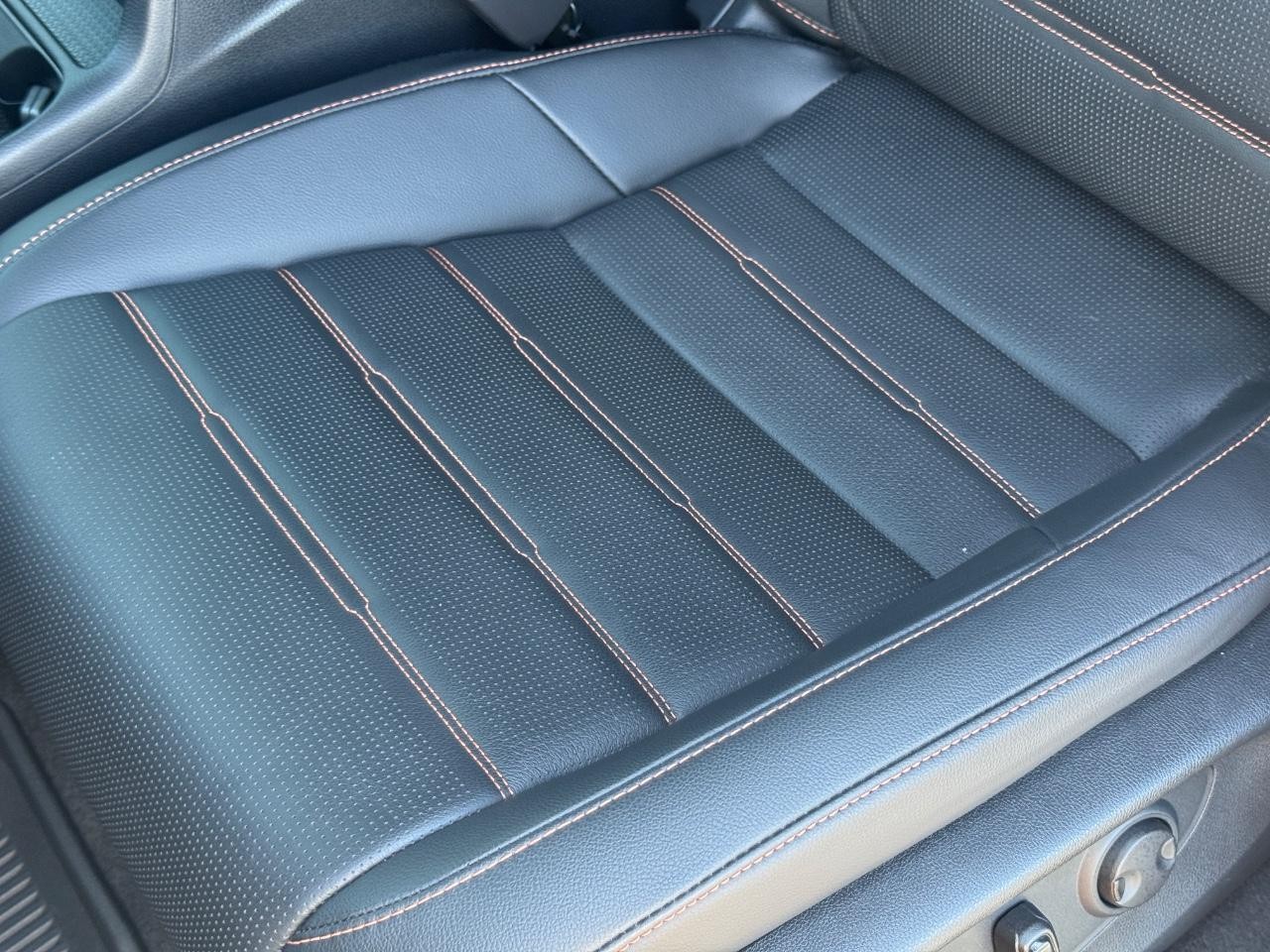 Honda CR-V Hybrid Vehicle Full-screen Gallery Image 27