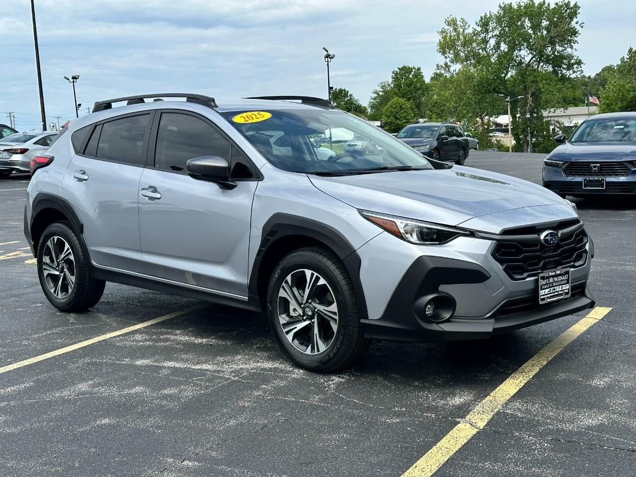 Subaru Crosstrek Vehicle Full-screen Gallery Image 02