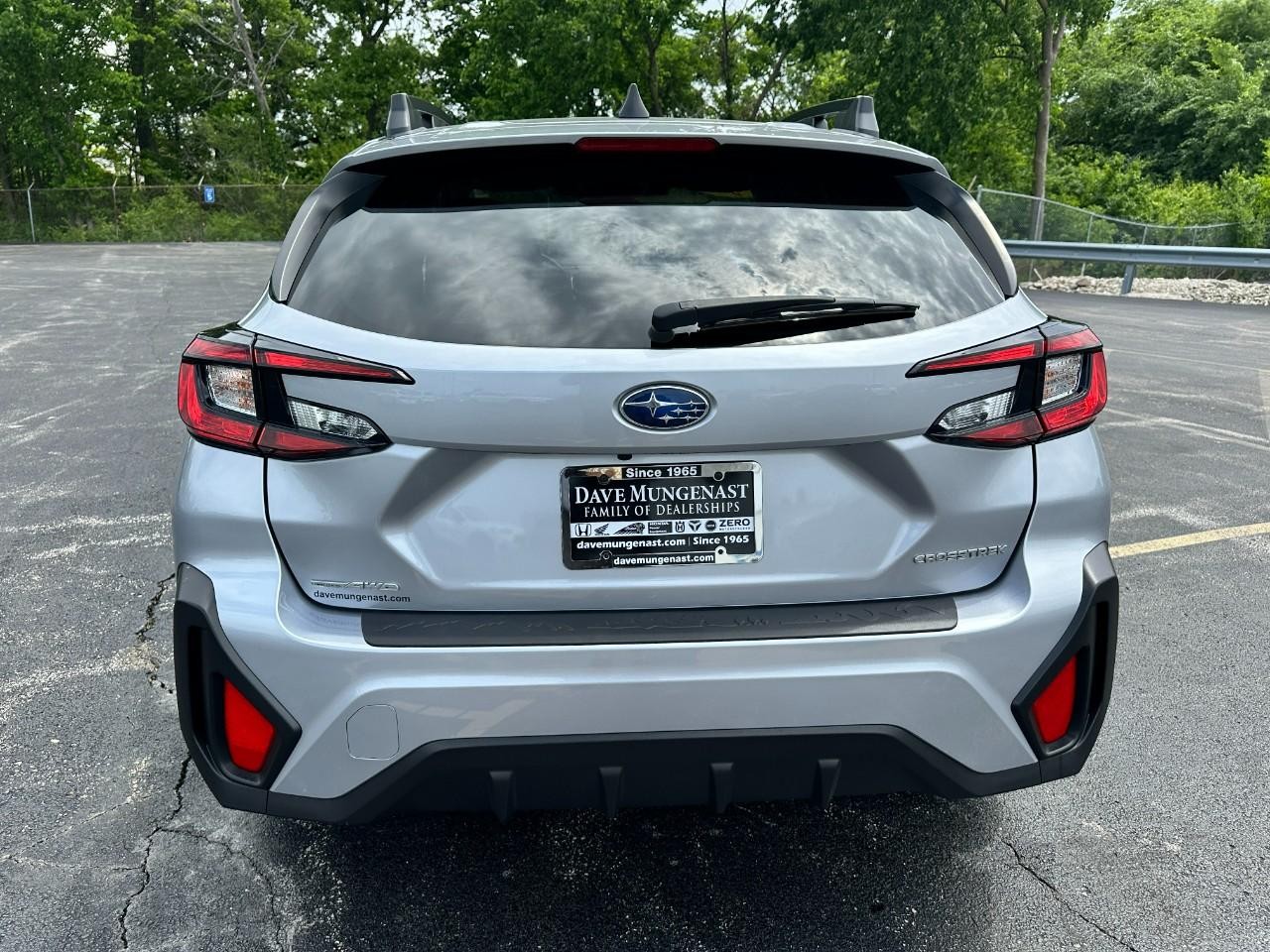 Subaru Crosstrek Vehicle Full-screen Gallery Image 05