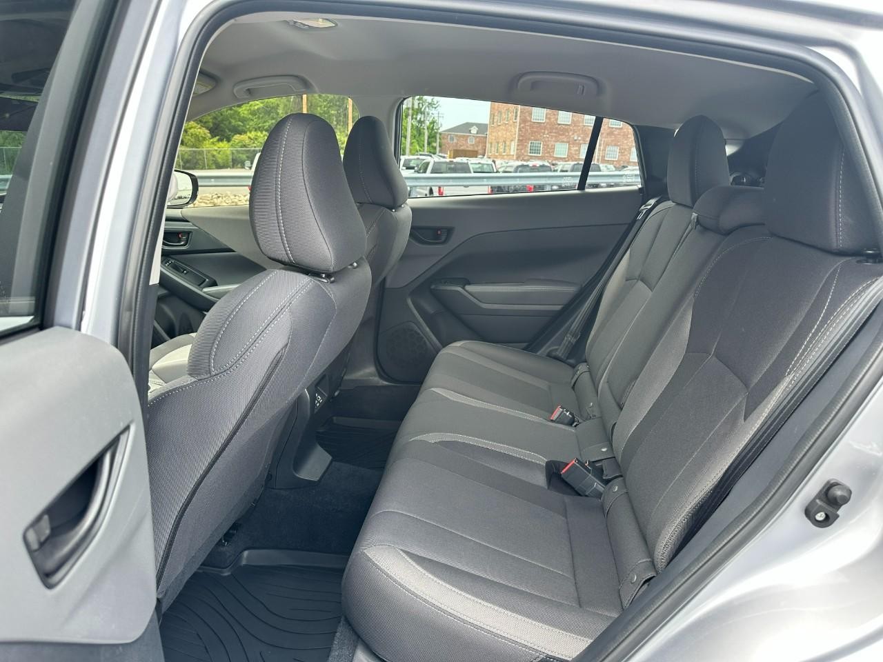 Subaru Crosstrek Vehicle Full-screen Gallery Image 11